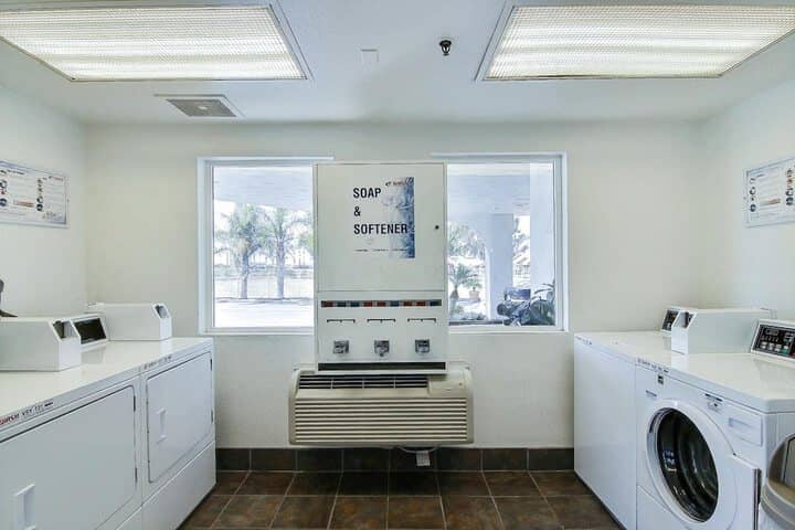Laundry 7 of 43